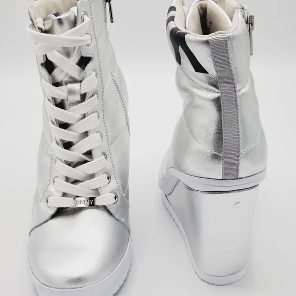 DKNY SILVER METALLIC WEDGE WOMEN SHOES SZ 8.5 - Picture 2 of 5